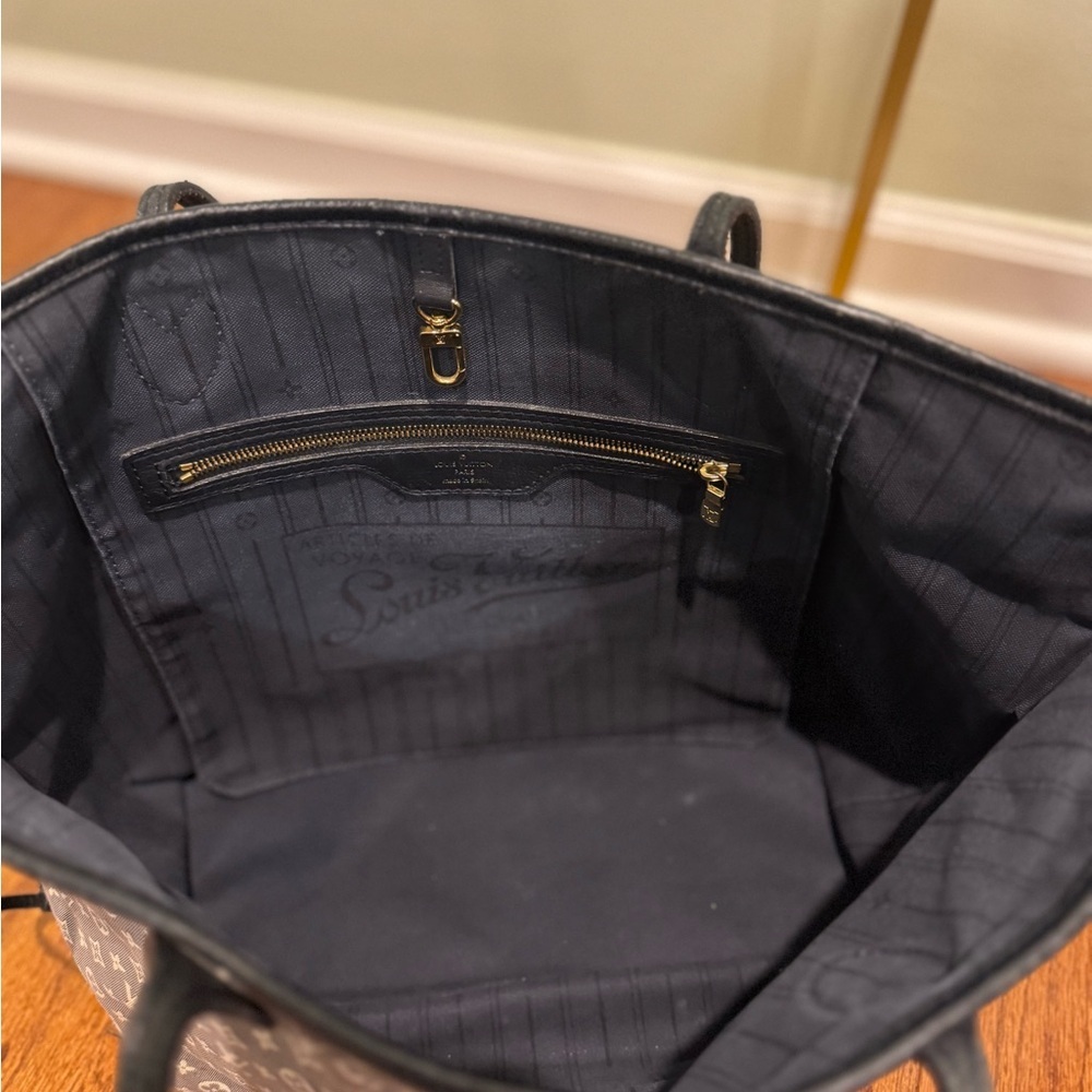 Louis Vuitton Denim Monogram LV Neverfull Limited Edition Tote Bag - Picture 8 of 10
